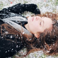 下雪天女头唯美图片