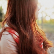 唯美戴围巾女生头像图片