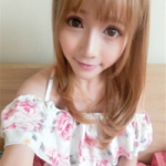 女生上半身娇小乖巧QQ头像图片