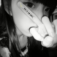 QQ头像女生伤感黑白带字