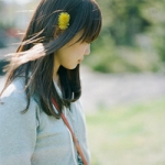 唯美低头头像女生图片