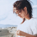 白色系唯美意境女头图片