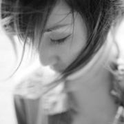 QQ头像伤感女生唯美图片