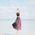 唯美背影女生面朝大海头像图片