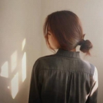 女头侧脸小清新背影