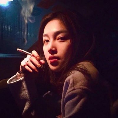 美女伤感头像图片