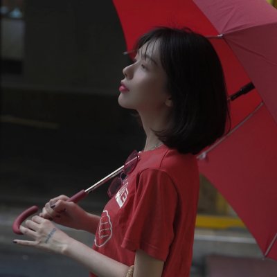 QQ头像红色系女头