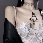 部位真人高清性感的露半胸女头图片